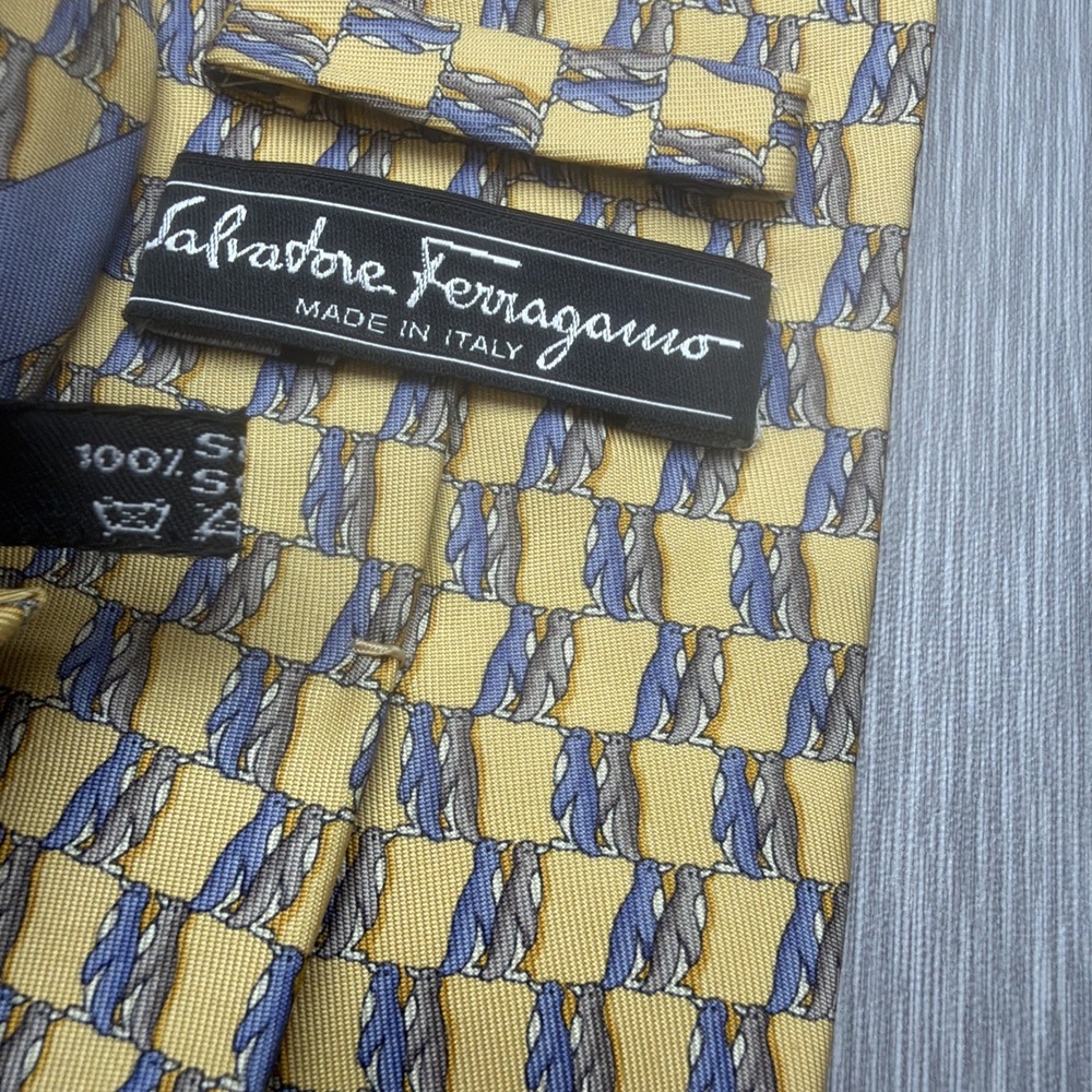 Salvatore Ferragamo Mens Penguin Animal Print Yellow Silk Tie Italy Luxury